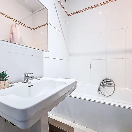 Le Savoy Promenade Des Anglais-5 By Interhome *